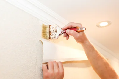 Pose de papier peint à Marestmontiers — revêtements muraux et toiles de verre